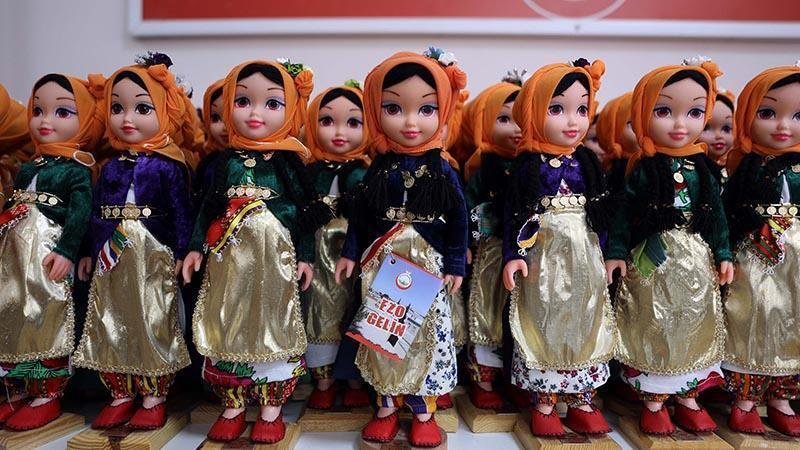 Kadınlar, ‘Ezo Gelin’ Bebekleri Üreterek Aile Bütçesine Destek Oluyor