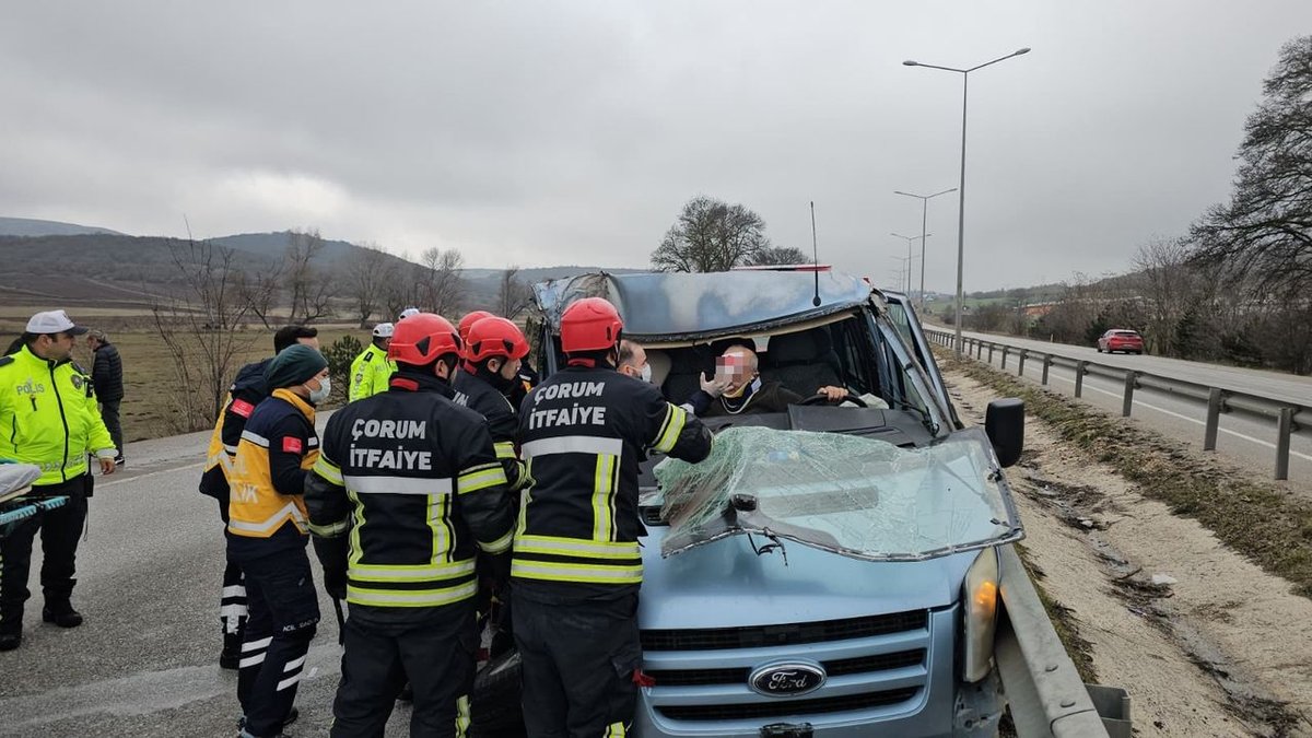 Çorum'da Trajik Kaza: Aynı Aileden Üç Kişi Ciddi Yaralandı
