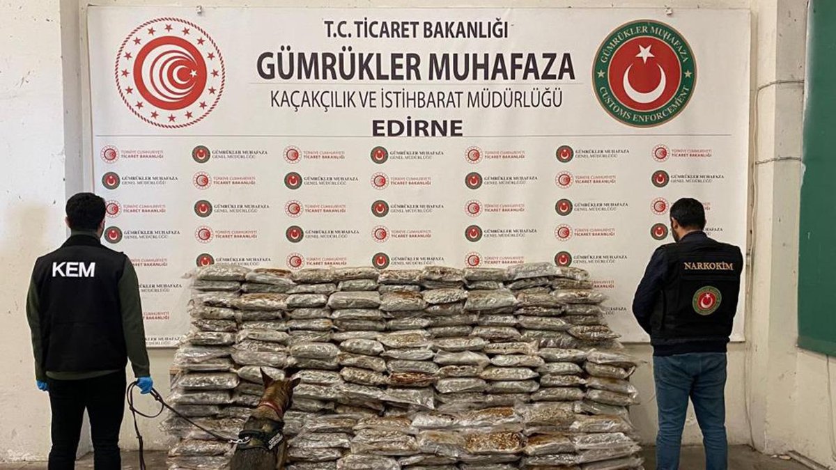 Gümrükte Neredeyse Yarım Ton Uyuşturucu Yakalandı