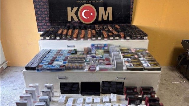 Gümrük Kaçağı Ürünleri Piyasaya Süreceklerdi, Polis Yakaladı!