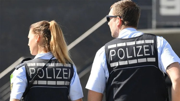 Altı Yaşındaki Çocuk Yalnız Seyahat Ederken Polise Verildi