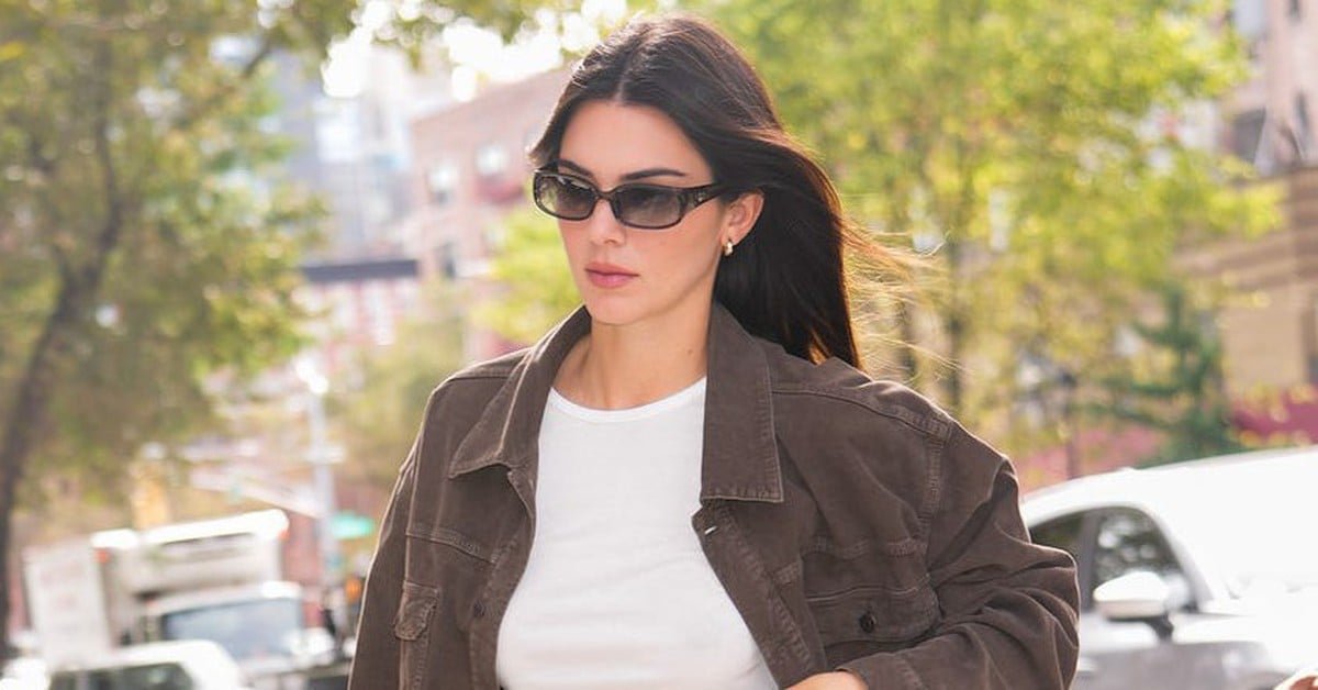 Moda İkonlarıyla Beyaz Tişörtü Birleştirmenin 8 Şık Yöntemi