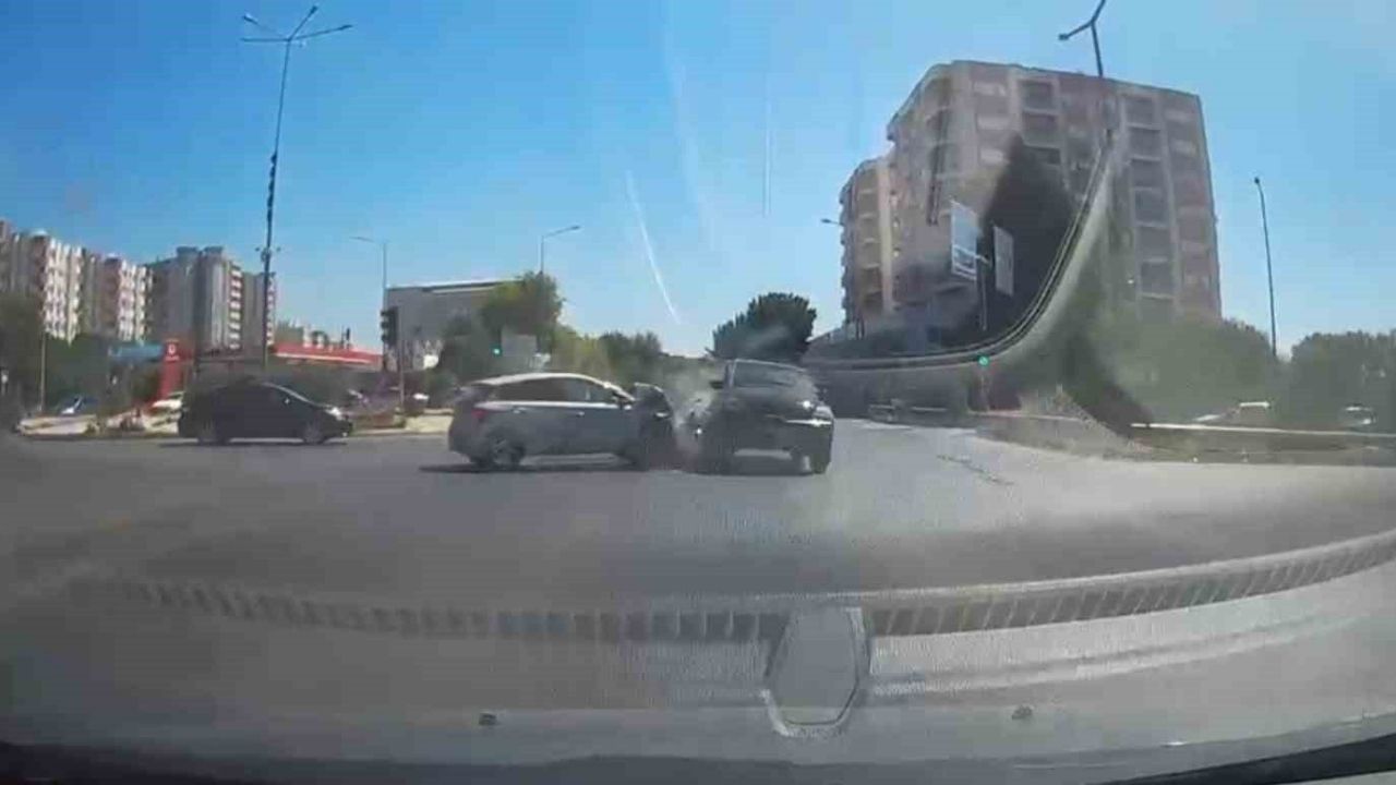 Aydın’da Kırmızı Işık İhlali Kazası: 3 Yaralı