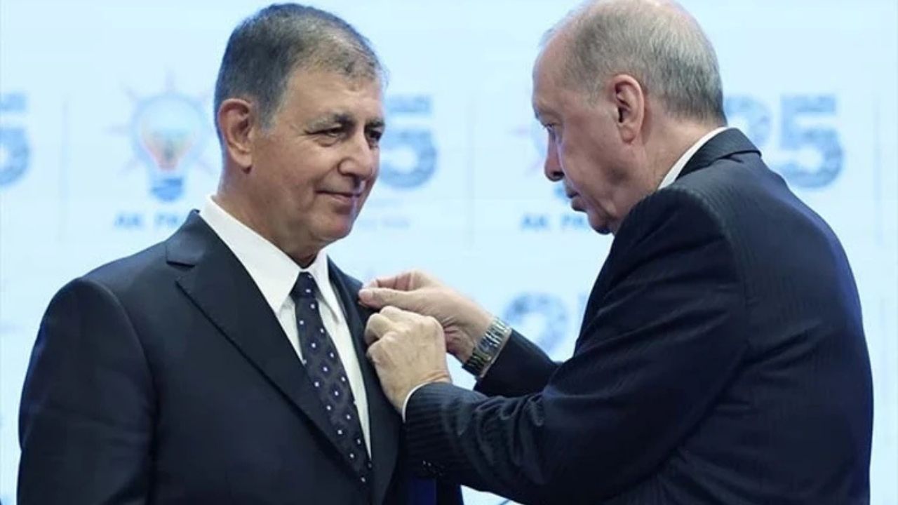 Cemil Tugay AK Parti’ye Katıldı İzmir İçin Yeni Dönem Mesajı Verdi