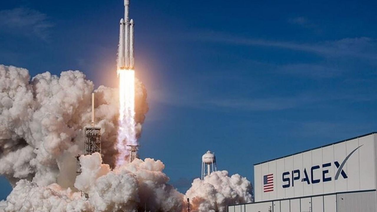 Elon Musk’tan ABD’deki tüm çocuklara SpaceX hissesi vaadi