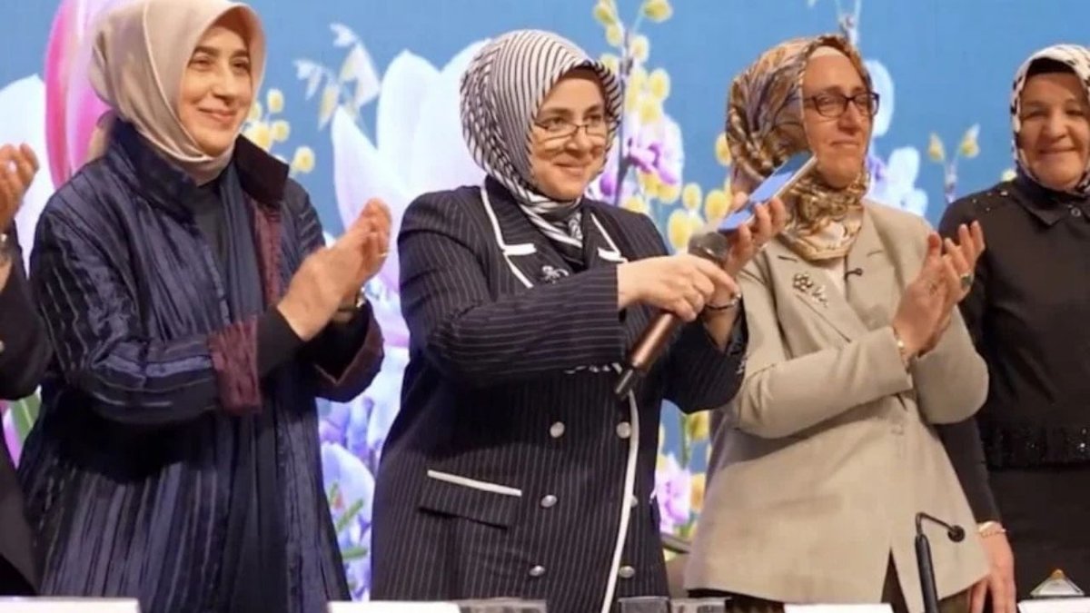Cumhurbaşkanı Erdoğan’dan AK Parti İstanbul Kadın Kolları’na Anneler Günü Tebriği