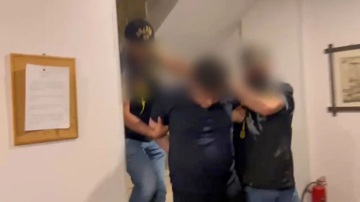 Kırmızı Bültenle Aranan Uyuşturucu Kaçakçısı Mersin’de Yakalandı