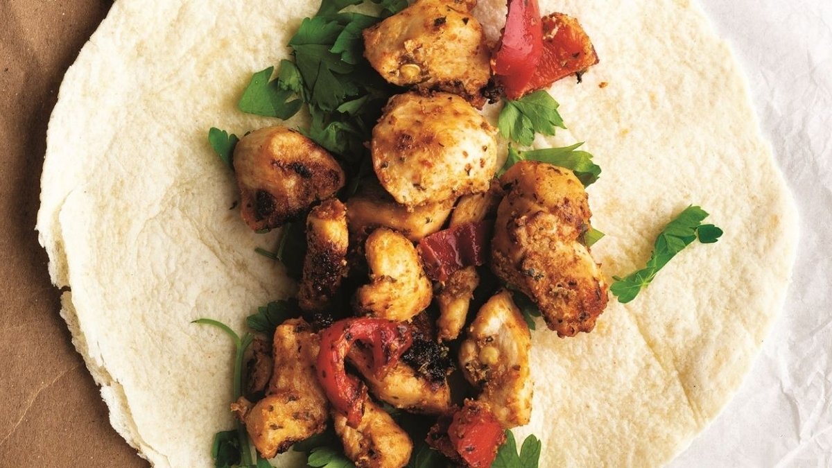 Ev Yapımı Tavuk Dürüm Tarifi: Sokak Lezzeti Artık Evde