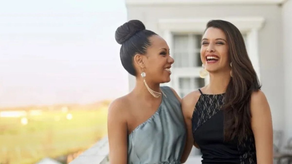 Abiye Seçiminde Vücut Tipini Göz Önünde Bulundurmak: Uygun Model Şıklığı Sağlıyor