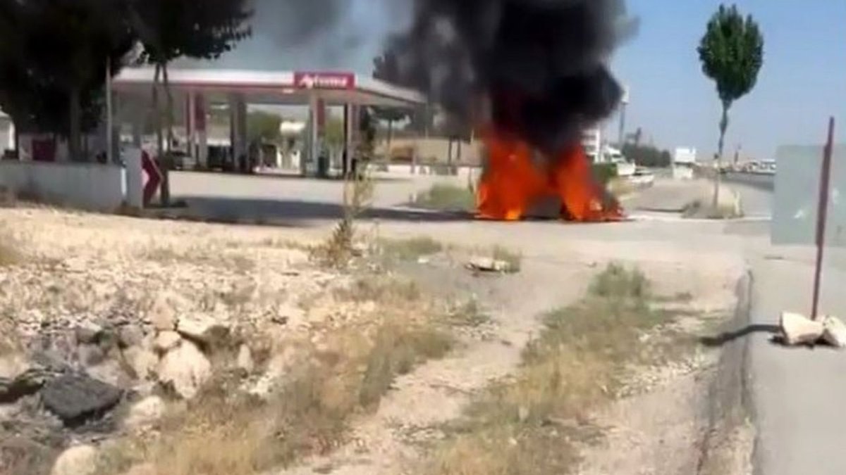 Gaziantep’te Seyir Halindeki Otomobil Alevlere Teslim Oldu