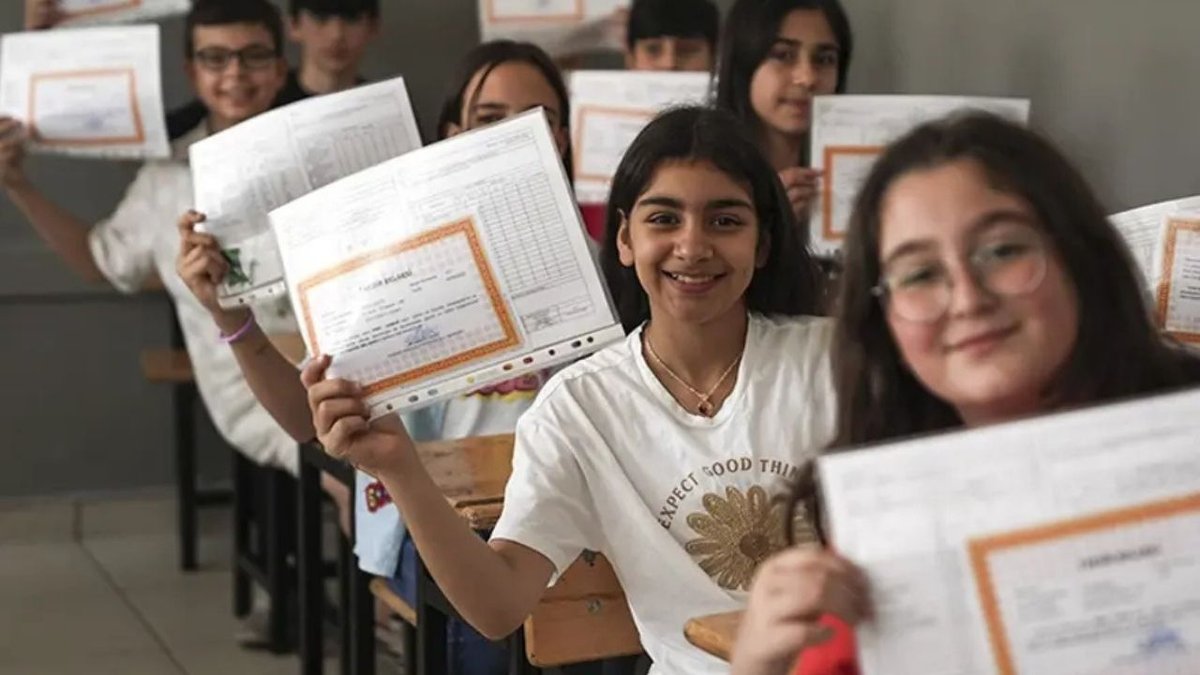 2026 Okullar ne zaman kapanacak? MEB takvimi açıklandı: Karneler 26 Haziran’da dağıtılacak